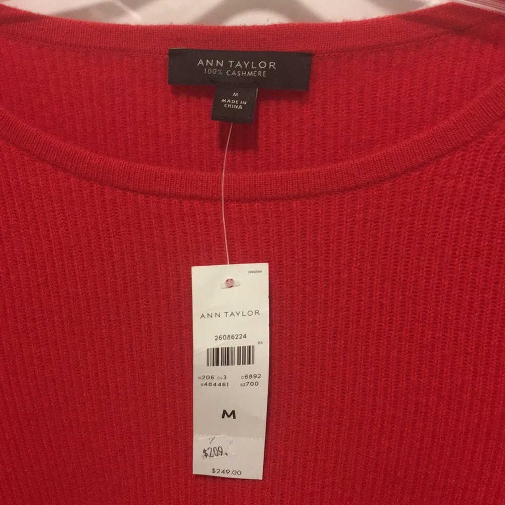 Beautiful Cashmere Sweater, size-M, Red, Tie on Sleeve - Picture 3 of 6